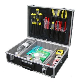 Набор инструментов монтажника в чемодане, Россия